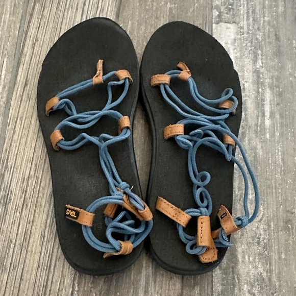 Teva Voya Infinity sandals Women’s size 7 - Picture 2 of 9